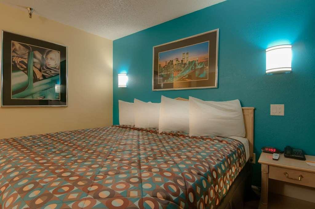 Vagabond Inn Bakersfield North Номер фото