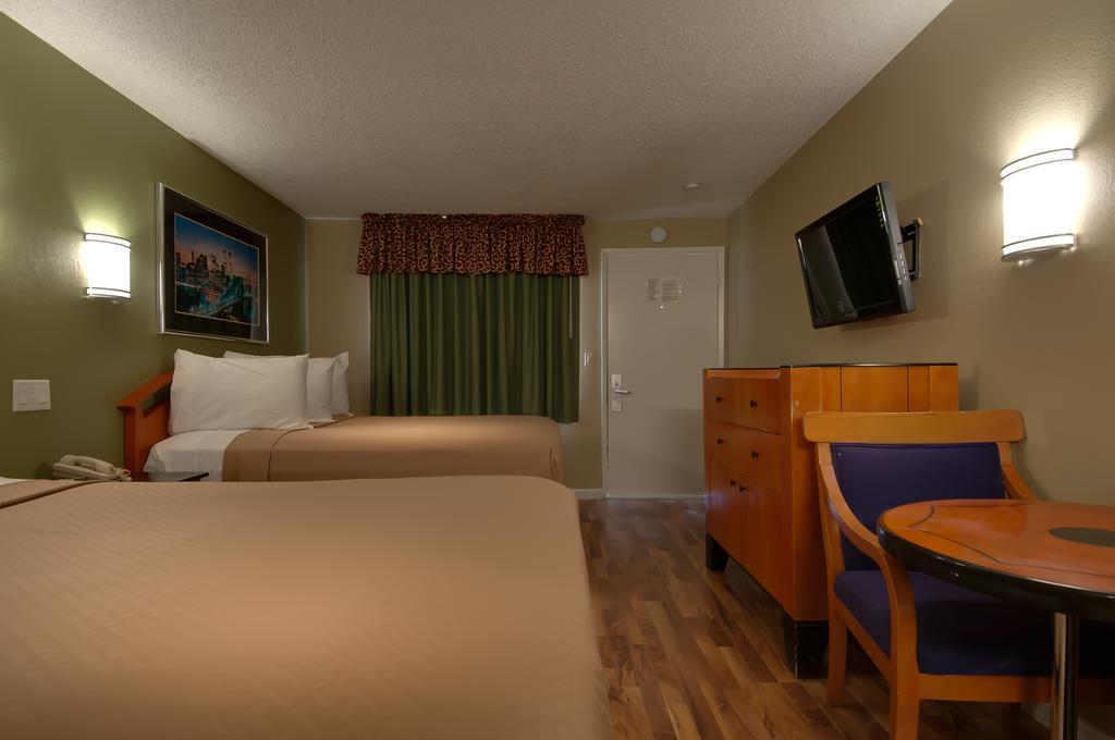 Vagabond Inn Bakersfield North Екстер'єр фото